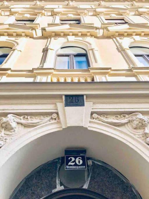 Apartment Luxury New Center -2. Vienna